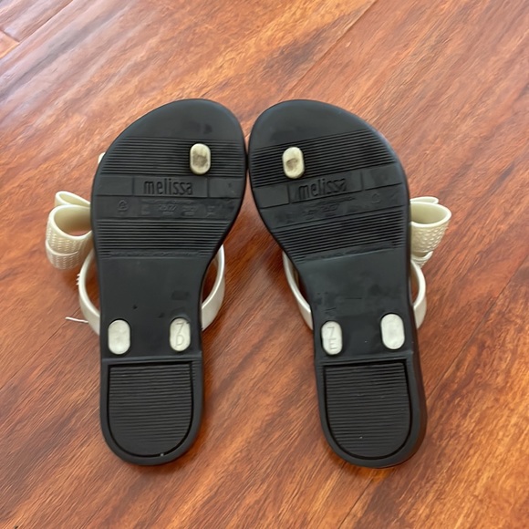 Mini Melissa jelly flip flops. - Picture 3 of 3